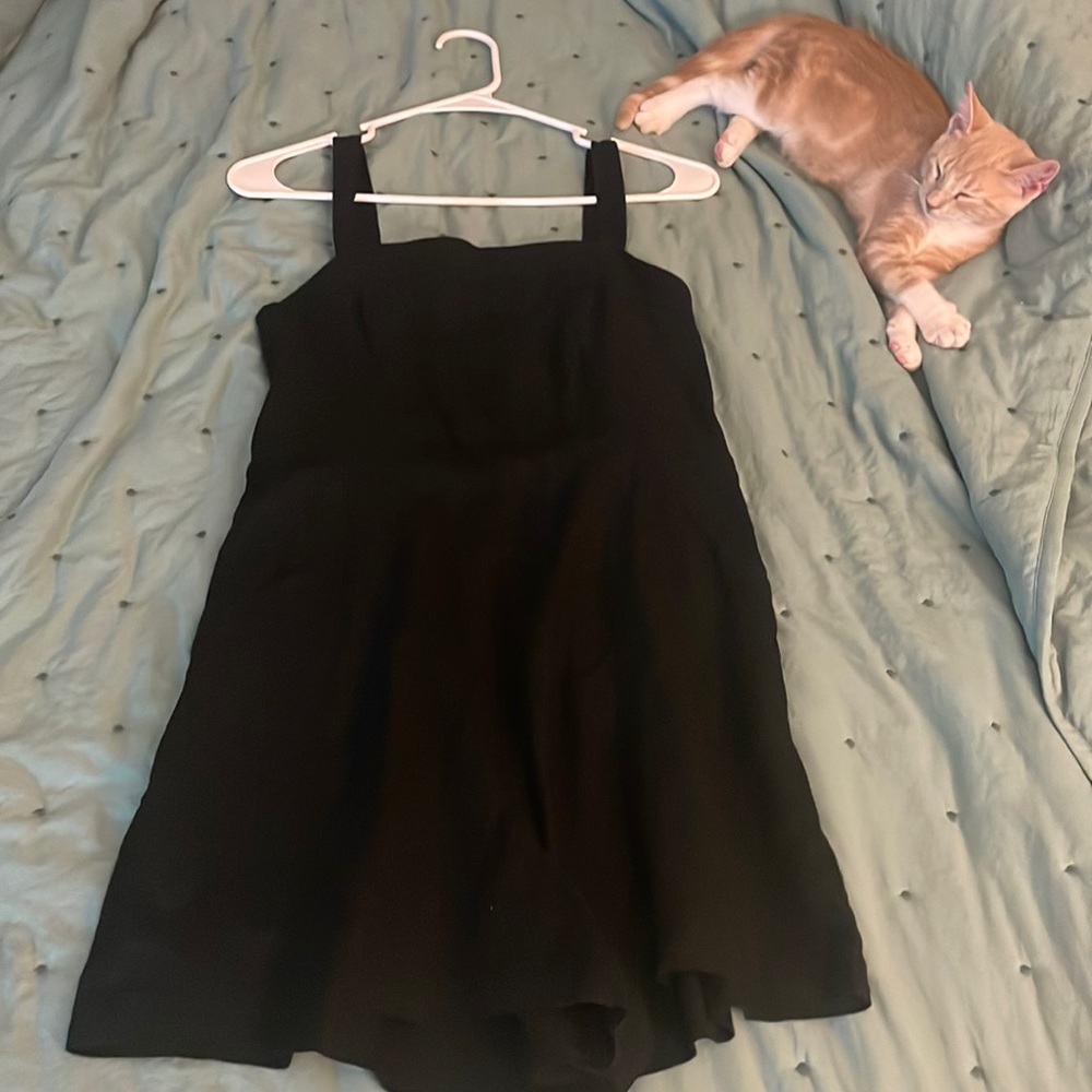 Old Navy black short overall brand new in size meduim